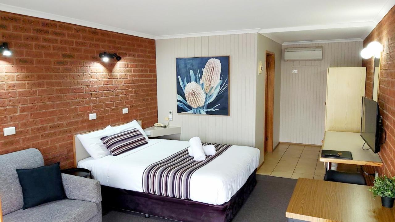 Country Mile Motor Inn Forbes Ngoại thất bức ảnh